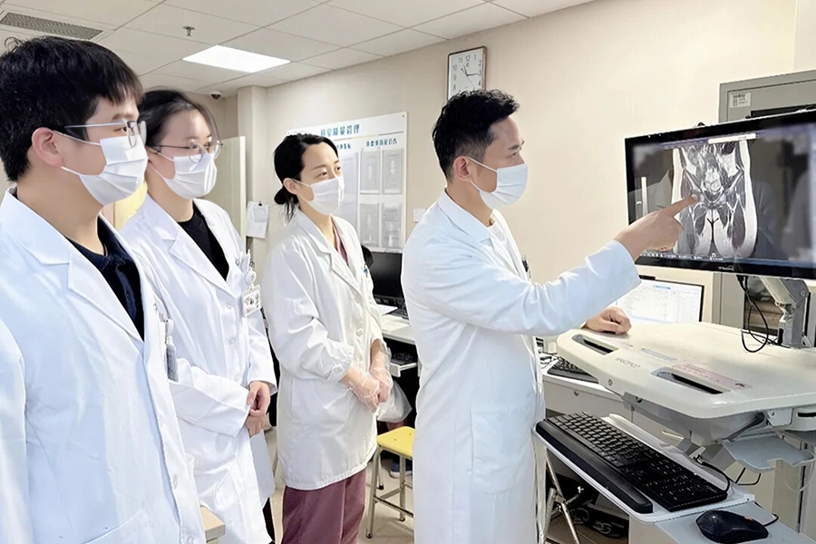 10岁男孩莫名腿腰痛，肾脏免疫科团队识破生长痛“假象”，精准诊断为幼年特发性关节炎