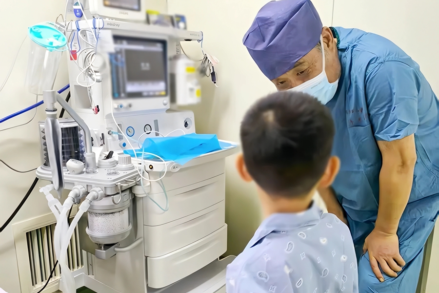 骨折手术都不哭，他们“哄孩子”真有一套！揭秘“无哭声医院”背后的暖心密码