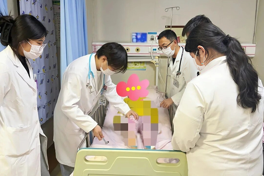 10 岁女孩腿疼后突然尿不出,竟是大脑神经在 “脱皮”