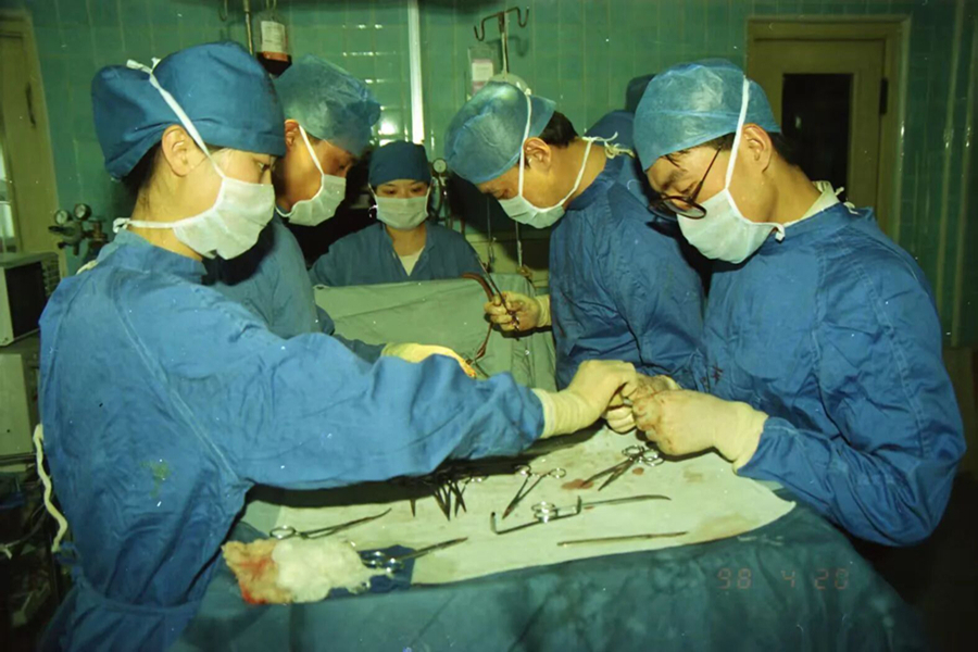 郭立明：无影灯下，为生命执刀