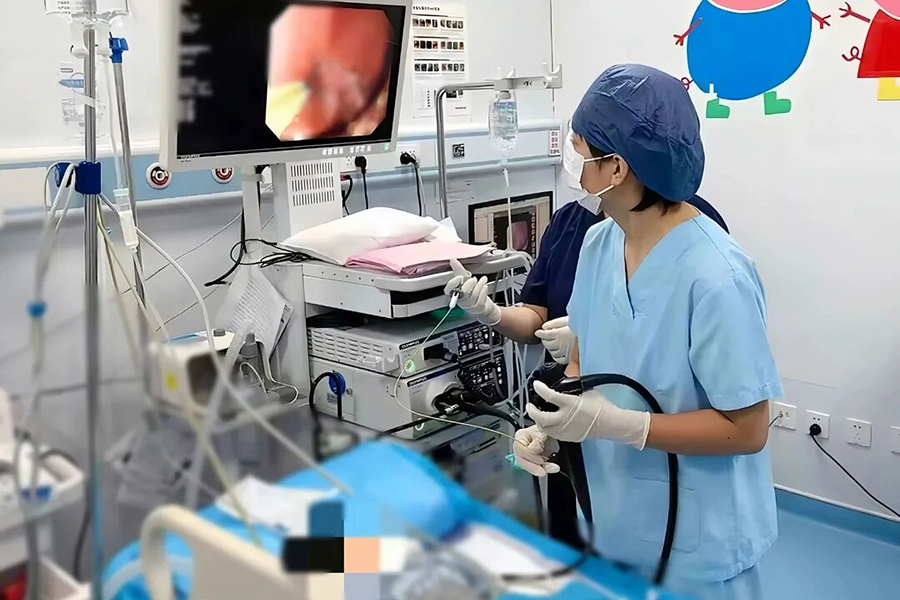 凌晨 3 点的紧急手术!3 岁女童吞下 1 厘米断针,万幸……