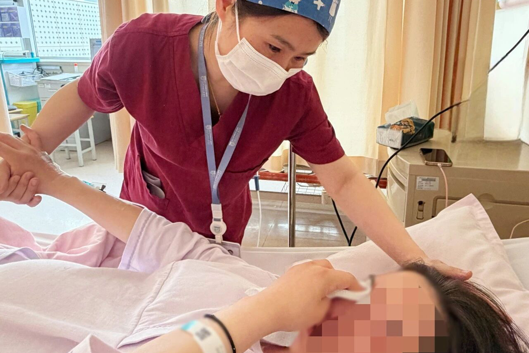 5·5国际助产士日:“让我掉下眼泪的,是至痛黑暗中的那一抹温柔”